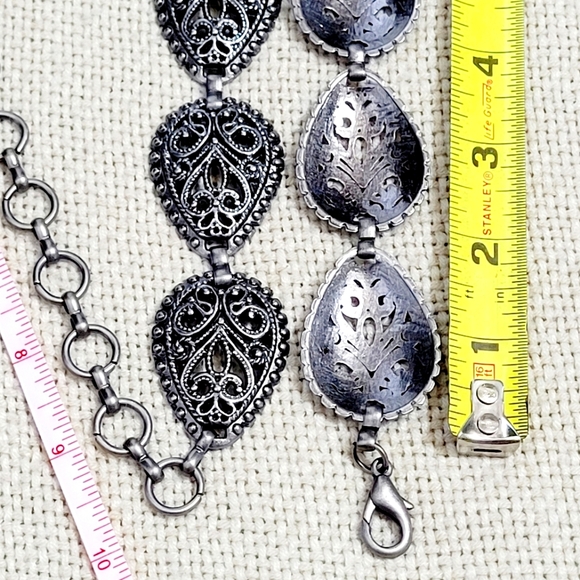 Concho Antique Silver Tone Filigree Tear Drop Medallion Belt - Picture 6 of 8